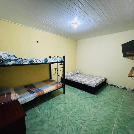 Apartamentos cerca al Aeropuerto Leticia Bagian luar foto
