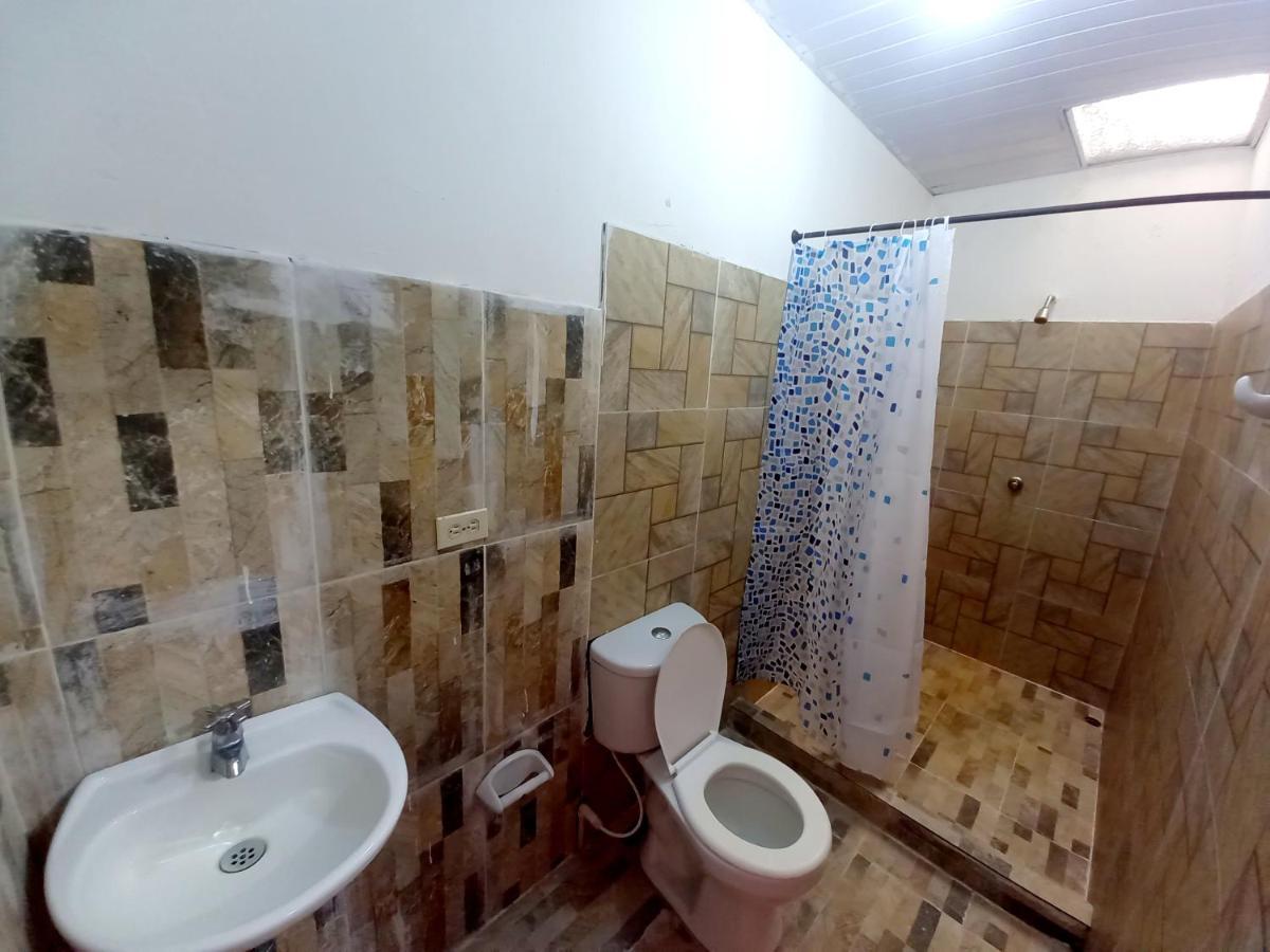 Apartamentos cerca al Aeropuerto Leticia Bagian luar foto